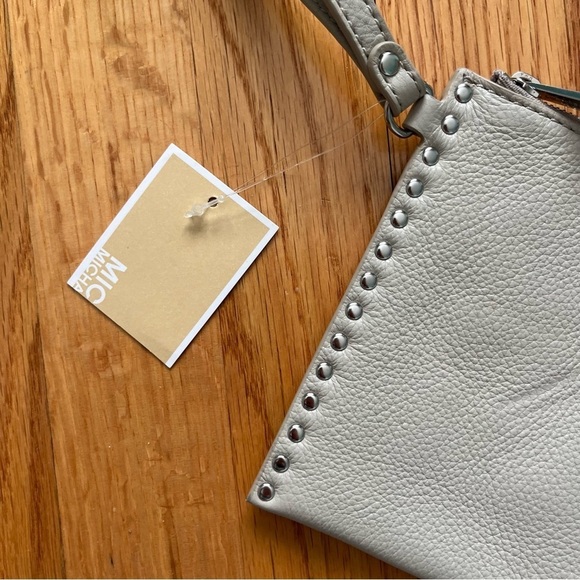 Micheal Kors Astor Silver Studded Cement Gray Wristlet One Size NWT *FLAWED* - Picture 6 of 15